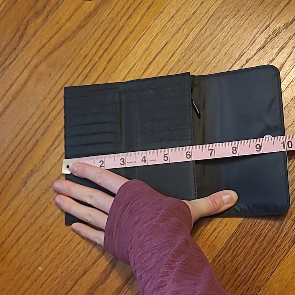 Nintendo Controller Wallet - Picture 14 of 15